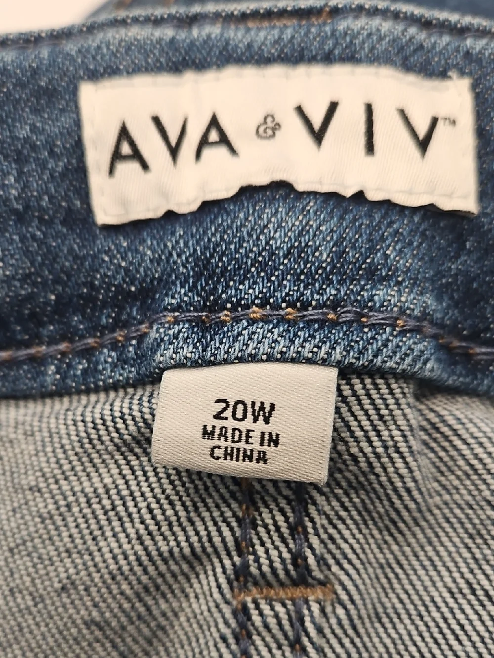 Ava & Viv Women's Indigo Blue Raw-Hem Denim Bermuda Shorts Size 20W - Picture 3 of 4